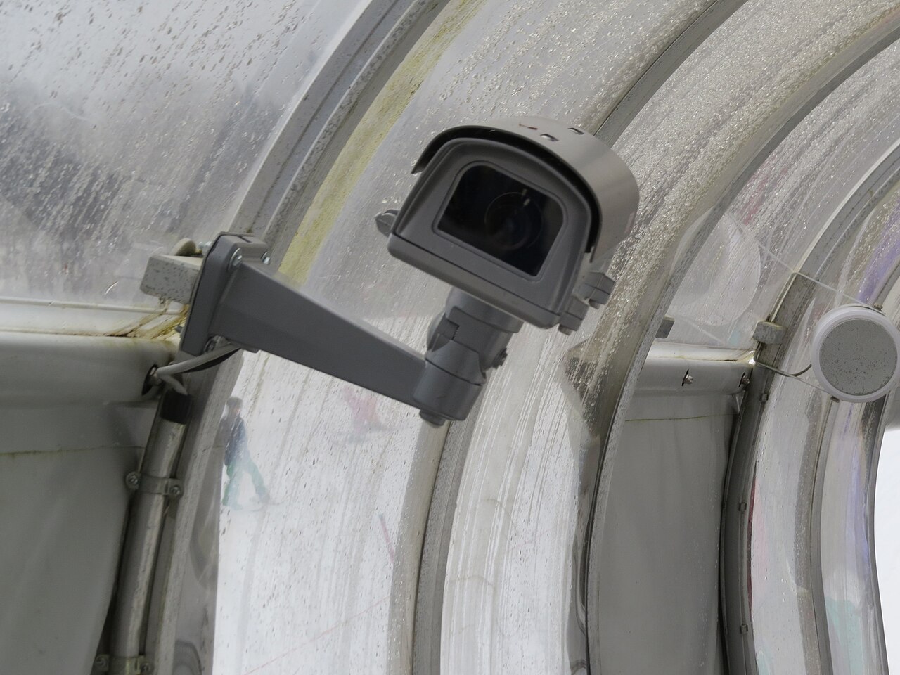 Battery security cameras in cold weather: what to expect this winter